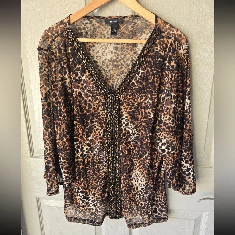 Alfani Women Blouse Size XL Animal Print Embroidery Flare 3/4 Sleeve Y2k Neutral